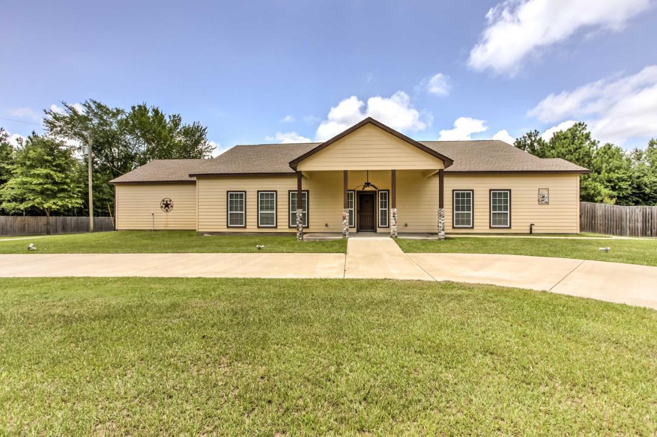 Texas Vacation Rental With Fireplace, Near Lakes Marshall Esterno foto